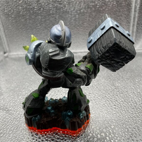 Skylanders: Giants – Granite Crusher Action Figure - Picture 4 of 5